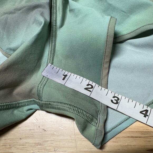 Lululemon Hotty Hot High-Rise Lined Short 2.5" Chroma Drift Green Size 6 NWT - Picture 12 of 12